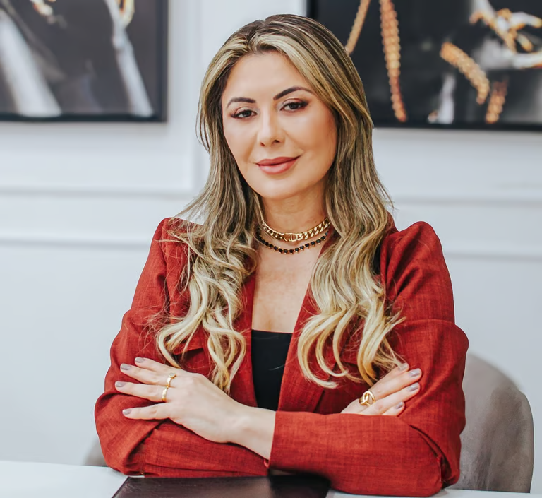 Dra. Kelly Martins